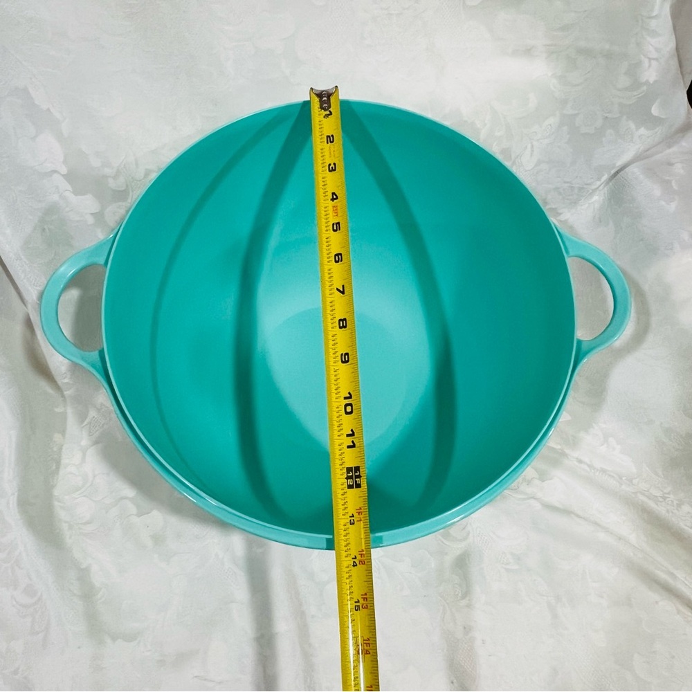 NEW (NIP)Tupperware 59-Cup Thatsa Jumbo Bowl - Mint - Picture 6 of 9